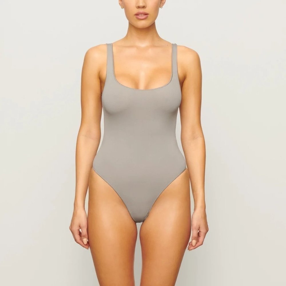 SKIMS Essential Scoop Neck Bodysuit NEW Smoke 4X/5X